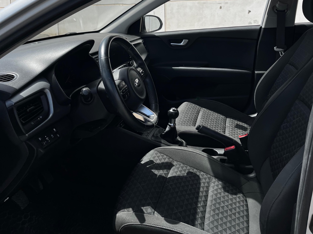 KIA RIO 1.2DPI 2021 · AutosMR Lanzarote